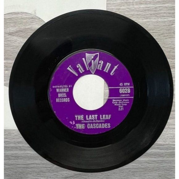 The Cascades Shy Girl / The Last Leaf 45 Teen Pop 1962 Valiant 6028 - Picture 6 of 6
